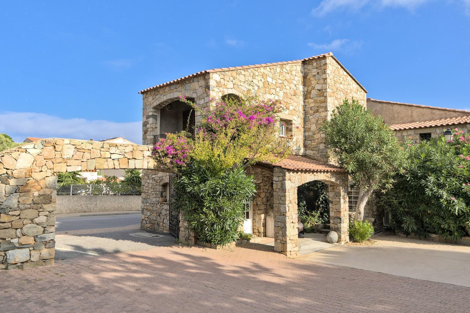 Hôtel Casa Rossa & Spa LʼÎle-Rousse Exterior foto